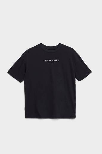 Studio Total Rucker Printed Tee Svart