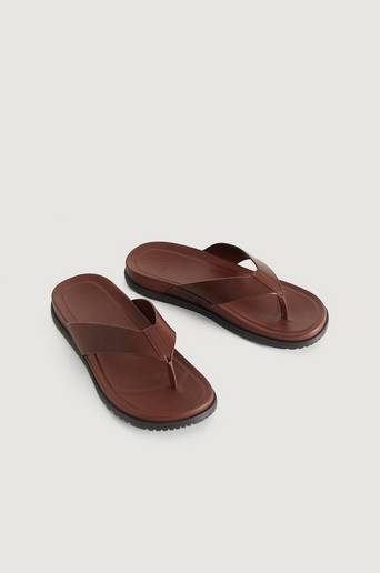 UGG Sandaler M Wainscott Flip Brun