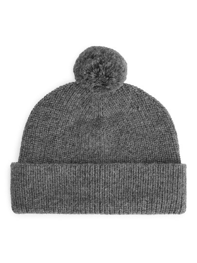Pompom Alpaca Beanie - Grey