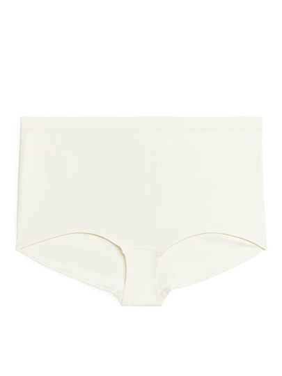 High Waist Seamless Shortie - White