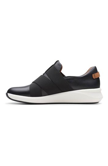 Clarks Sneakers i skinn Un Rio Strap Svart