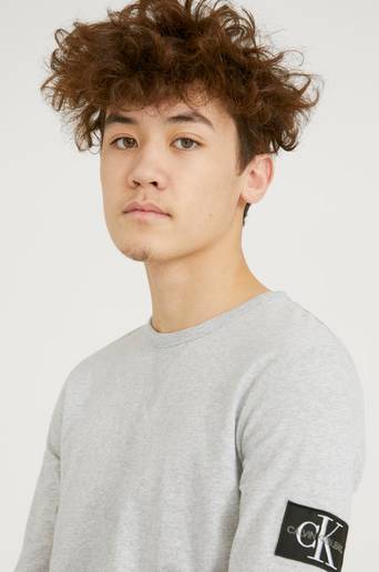 Calvin Klein Långärmad T-Shirt Badge Top LS Grå