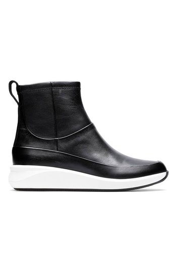 Clarks Skinnkänga Un Rio Free Svart