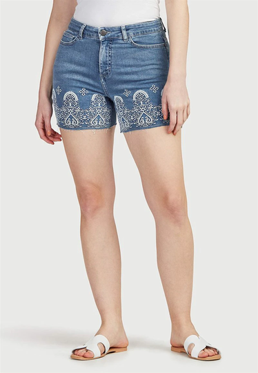 Broderade jeansshorts