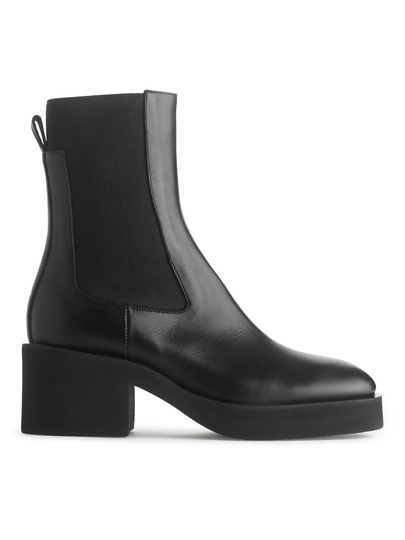 Heeled Chelsea Boots - Black